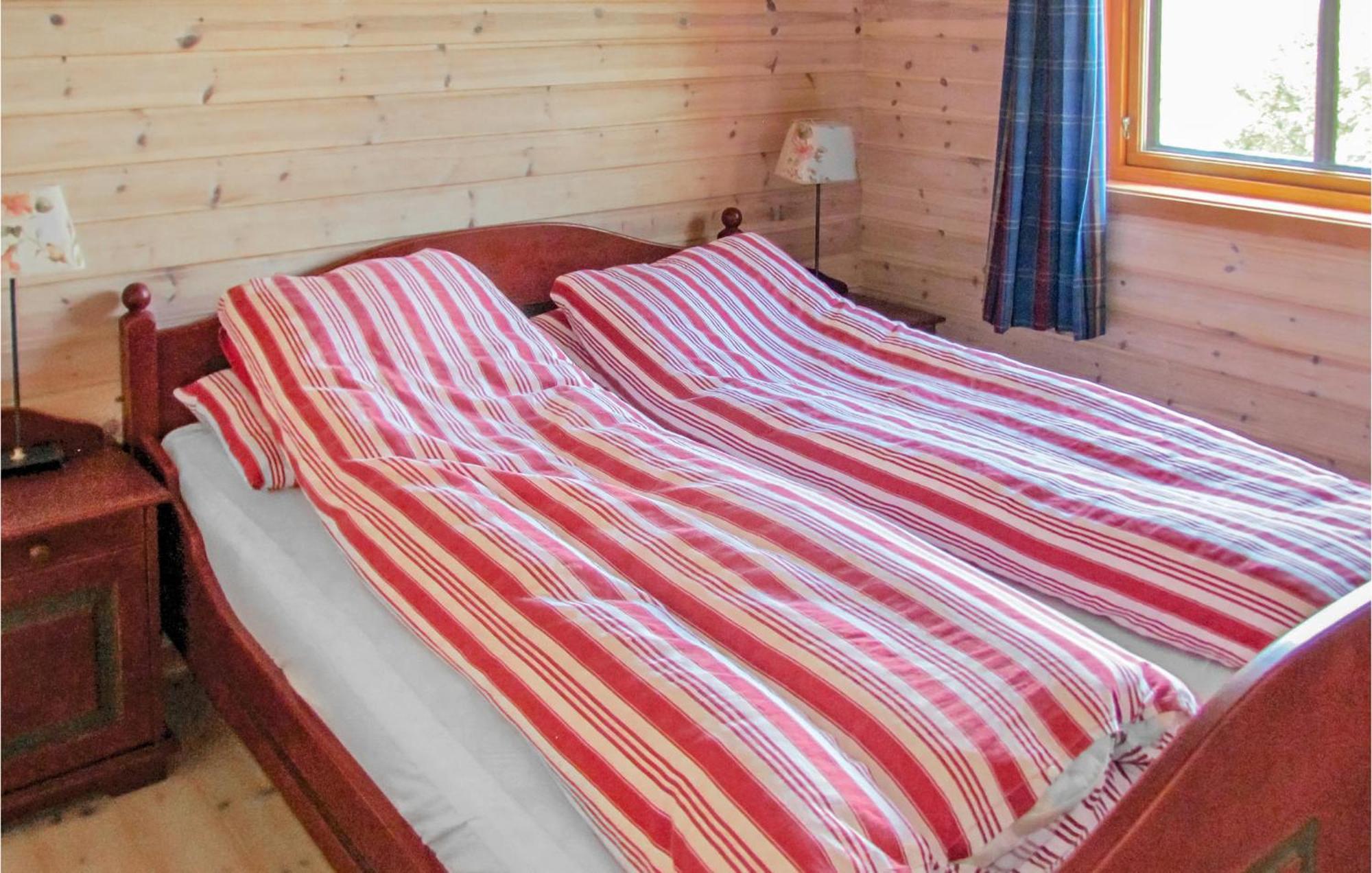 3 Bedroom Beautiful Home In Vikesa Hovland  Екстериор снимка